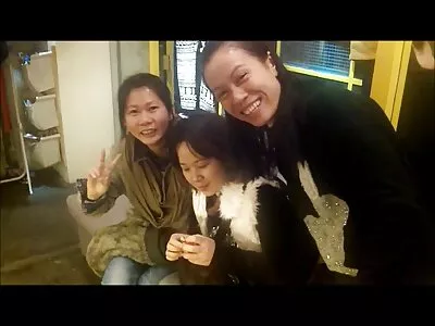Ny amatör hottie gör hennes första porr, visar hennes fantastiska bröst video (Pocahontas Jones)