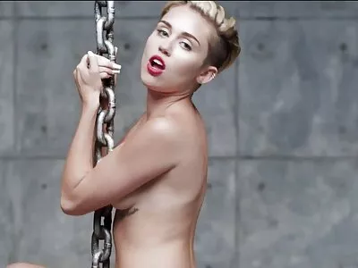 Come On Closer video (Melisa)