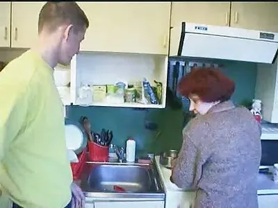Cassandra och Breanna över 40 handjob